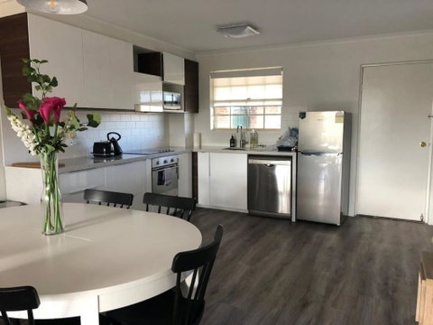 Modern 2BR Apartment With Parking - Lismore Accommodation 2