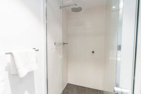 Modern 1 Bed Opposite Racecourse - Lismore Accommodation 3