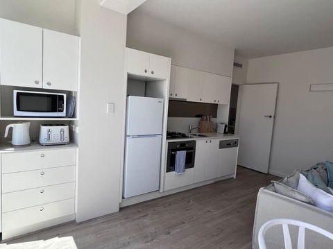 Modern Beach Oasis In Elwood Village - Lismore Accommodation 2