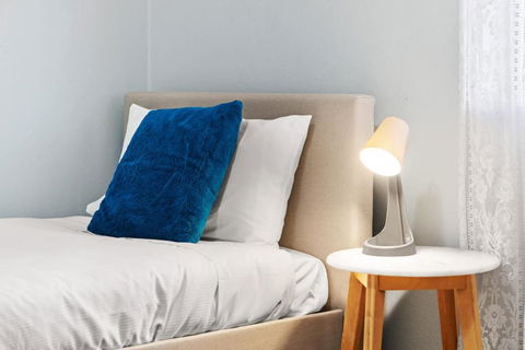 Modern Private Single Room - Centrally Located At Liverpool - Shared Bathroom - Lismore Accommodation 1