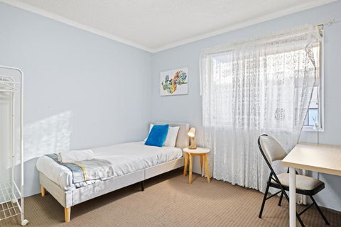 Modern Private Single Room - Centrally Located At Liverpool - Shared Bathroom - Lismore Accommodation 0