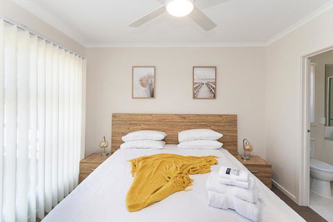 Morview Holiday Homes-Implala - Lismore Accommodation 1