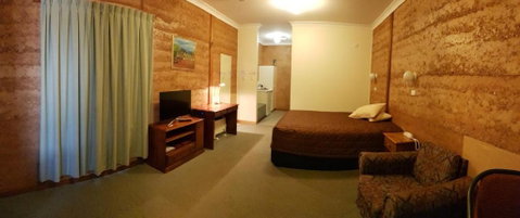 Mud Hut Motel - Lismore Accommodation 0