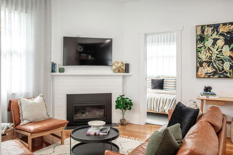 Mulgrave Street Cottage- Renovated Comfort - Lismore Accommodation 1