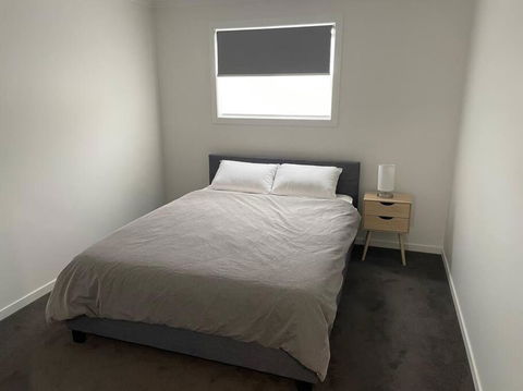 New 3 Bedroom House In Cooma - Lismore Accommodation 1