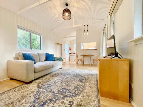 Norman Lindsay Cottage - Lismore Accommodation 2