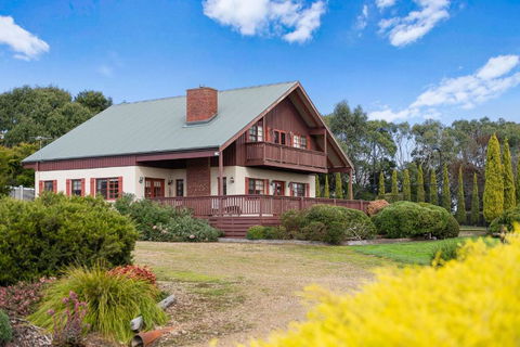 Northway Downs Estate Vineyard - Lismore Accommodation 1