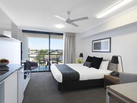 Oaks Mackay Carlyle Suites - Lismore Accommodation 1