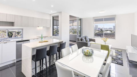 Oaks Brisbane Woolloongabba Suites - Lismore Accommodation 2