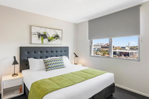 Oaks Brisbane Woolloongabba Suites - Lismore Accommodation 1