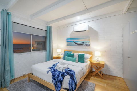 OCEA84 - Quinns Beach Shack: Ocean Views - Lismore Accommodation 2