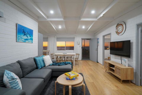 OCEA84 - Quinns Beach Shack: Ocean Views - Lismore Accommodation 3
