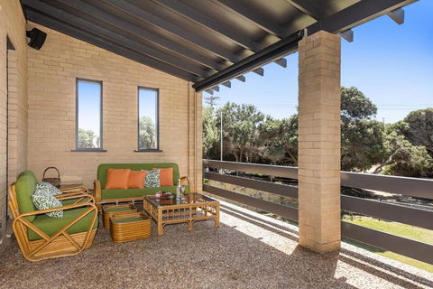 Ocean Close - Spacious Beach House - Lismore Accommodation 2