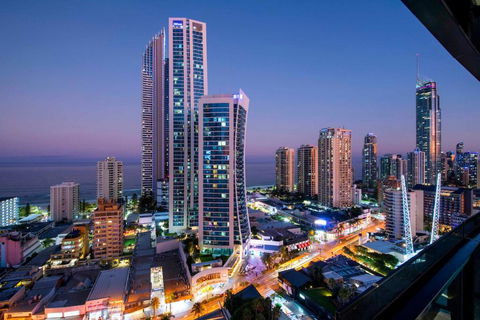 OCEAN VIEW APARTMENTS - Circle On Cavill - Self Contained & Privately Managed - Lismore Accommodation 2