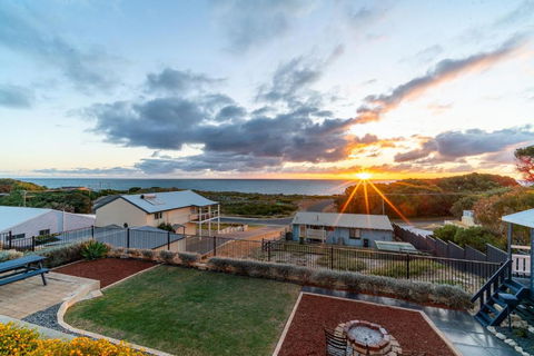 Ocean View Retreat - Best View In Town - Lismore Accommodation 0