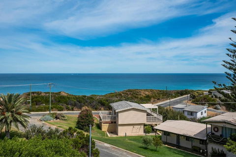 Ocean Vista Large Modern Home With Ocean Views - Lismore Accommodation 0