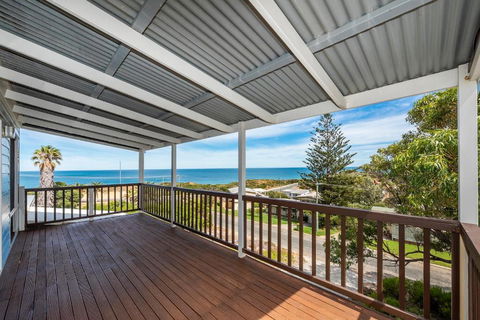 Ocean Vista Large Modern Home With Ocean Views - Lismore Accommodation 3