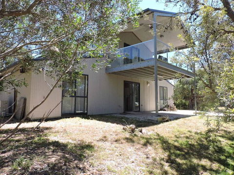 Paradise On The Boulevard - 90 Mile Beach Holiday Home - Lismore Accommodation 0