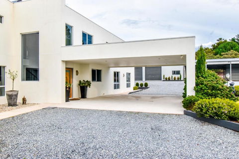 Paradise Point - Entire Home In Clarence Point, Tasmania Australia, 10 Guests 7 Bedrooms 7 Beds 3 Baths - Lismore Accommodation 0