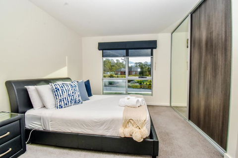 Paradise Point - Entire Home In Clarence Point, Tasmania Australia, 10 Guests 7 Bedrooms 7 Beds 3 Baths - Lismore Accommodation 2