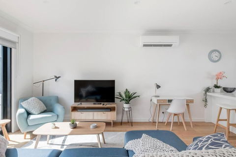 Perfect Port Melbourne Townhouse - Lismore Accommodation 1