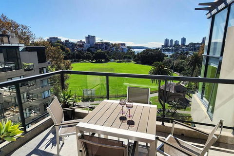 Penthouse With Private Terrace, Parking + 2 Pools - Lismore Accommodation 2