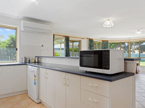 Pets At The Beach 8 Marto Court - Lismore Accommodation 3