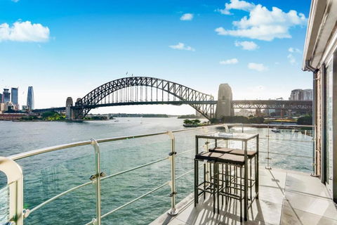 Phenomenal Harbour Bridge And Opera House Views! - Lismore Accommodation 0