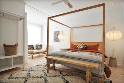 Pine At Arlos Glenelg South - Lismore Accommodation 1