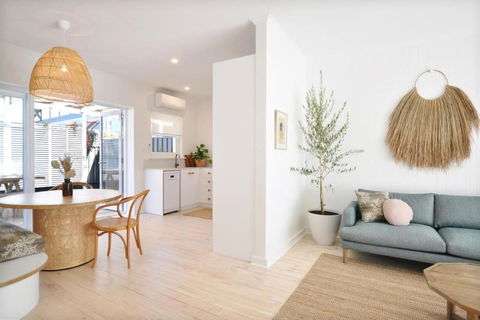 Pine At Arlos Glenelg South - Lismore Accommodation 3