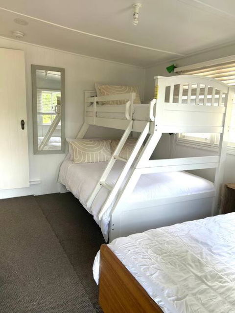 Pine Cottage - Lismore Accommodation 3