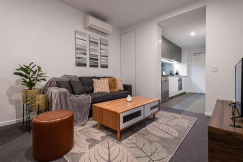 Pleasant &bright 2br2ba Apt Footscray Pool - Lismore Accommodation 0