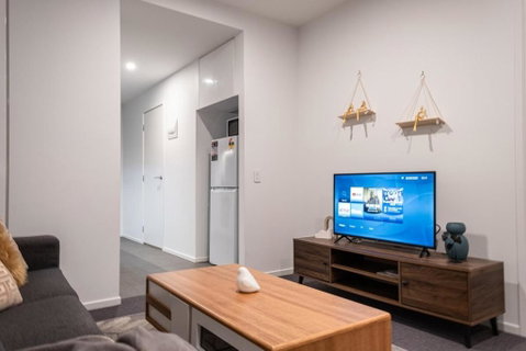 Pleasant &bright 2br2ba Apt Footscray Pool - Lismore Accommodation 2