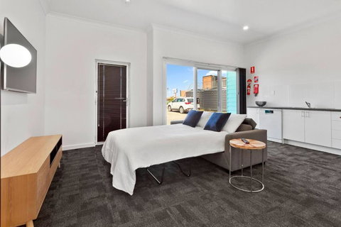 Port Lincoln Shark Apartment 4 - Lismore Accommodation 3