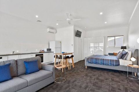 Port Lincoln Shark Apartment 5 - Lismore Accommodation 0