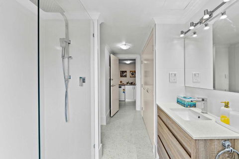 Prime Perth Apartment - Lismore Accommodation 2
