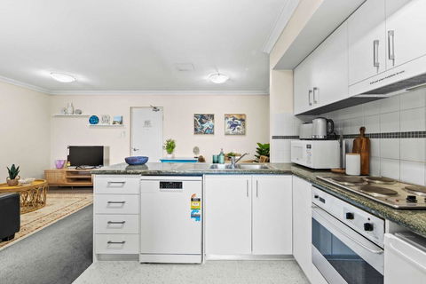 Prime Perth Apartment - Lismore Accommodation 3