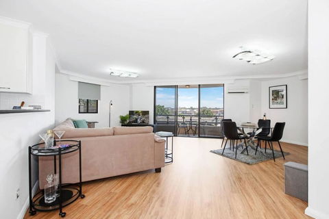 Pyrmont 2 Bed Apartment - Prime Location W Parking - Lismore Accommodation 2