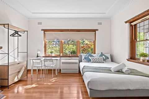 Quadruple Room - Near Transport & Shops - Shared Bathroom - Lismore Accommodation 1
