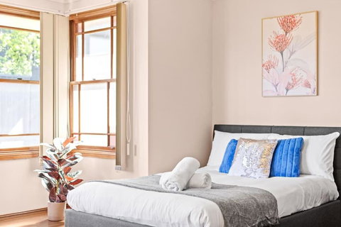 Quadruple Room W Ensuite In Gordon Near Train & Bus - Lismore Accommodation 1