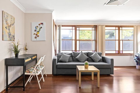 Quadruple Room W Ensuite In Gordon Near Train & Bus - Lismore Accommodation 2