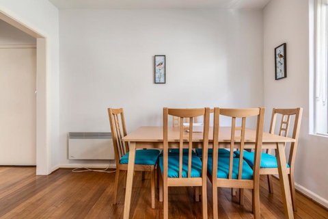 Quaint & Homey Ripponlea Flat - Lismore Accommodation 3