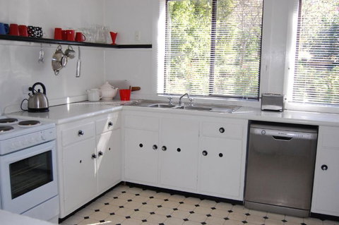 Quaint Cottage Nestled Amongst The Trees - Lismore Accommodation 3