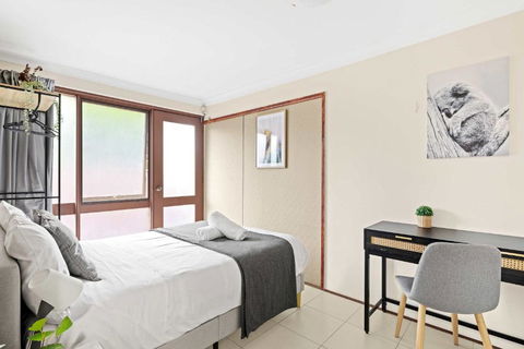 Quaint Double Room - Private Spot At Milperra - Shared Bathroom - Lismore Accommodation 3