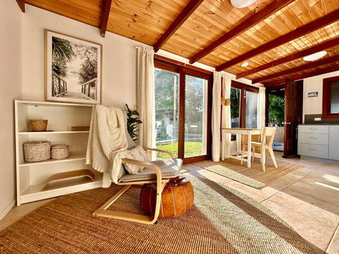 Private Access Retreat 1 Queen Bedroom W Stunning Pool And Ocean Views - Lismore Accommodation 0