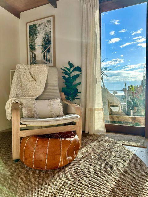 Private Access Retreat 1 Queen Bedroom W Stunning Pool And Ocean Views - Lismore Accommodation 3