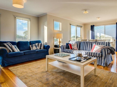 At The Beach - Lismore Accommodation 3