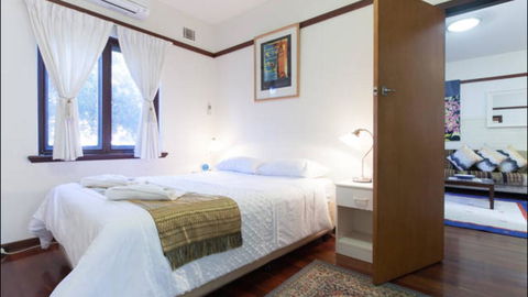 B4 Apartment Close To City, UWA, Nedlands & Swan River - Lismore Accommodation 1