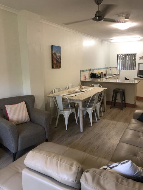 Balcony Apartment Port Douglas - Lismore Accommodation 2