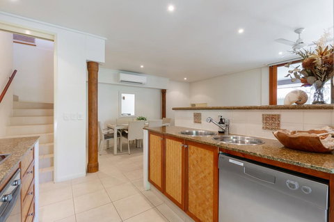 Balinese Beachfront Villa - Lismore Accommodation 1